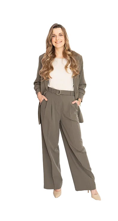 Bettina Rabensteiner, MSc (WU) im Business Outfit