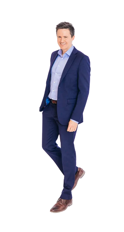 Daniel Mader, MSc (WU) im Business Outfit