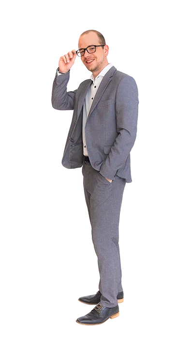 Matthias Kausel, MSc (WU) im Business Outfit